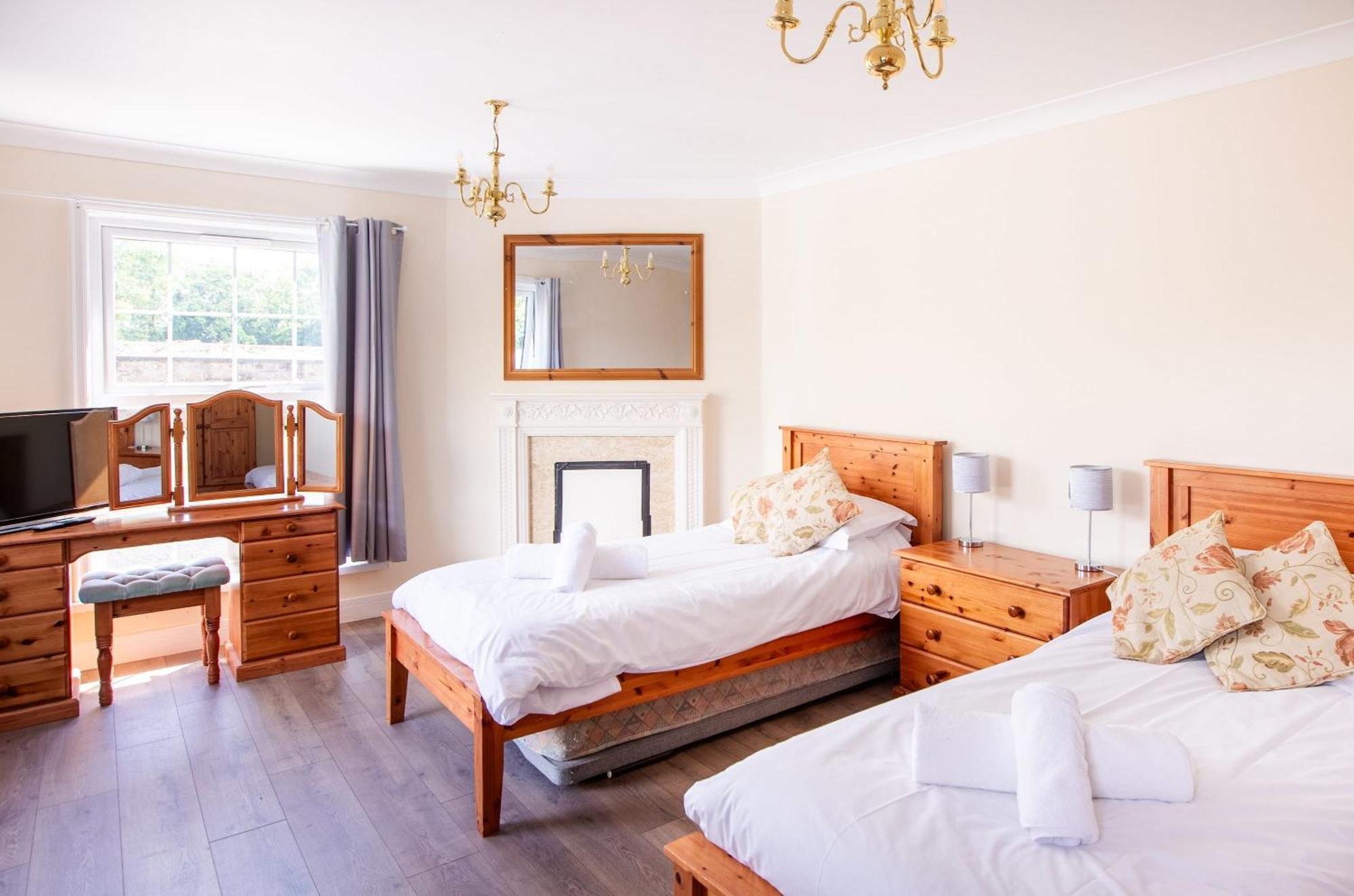 Stunning 6 Bedroom Cottage Near Cornish Coast Bude Eksteriør billede